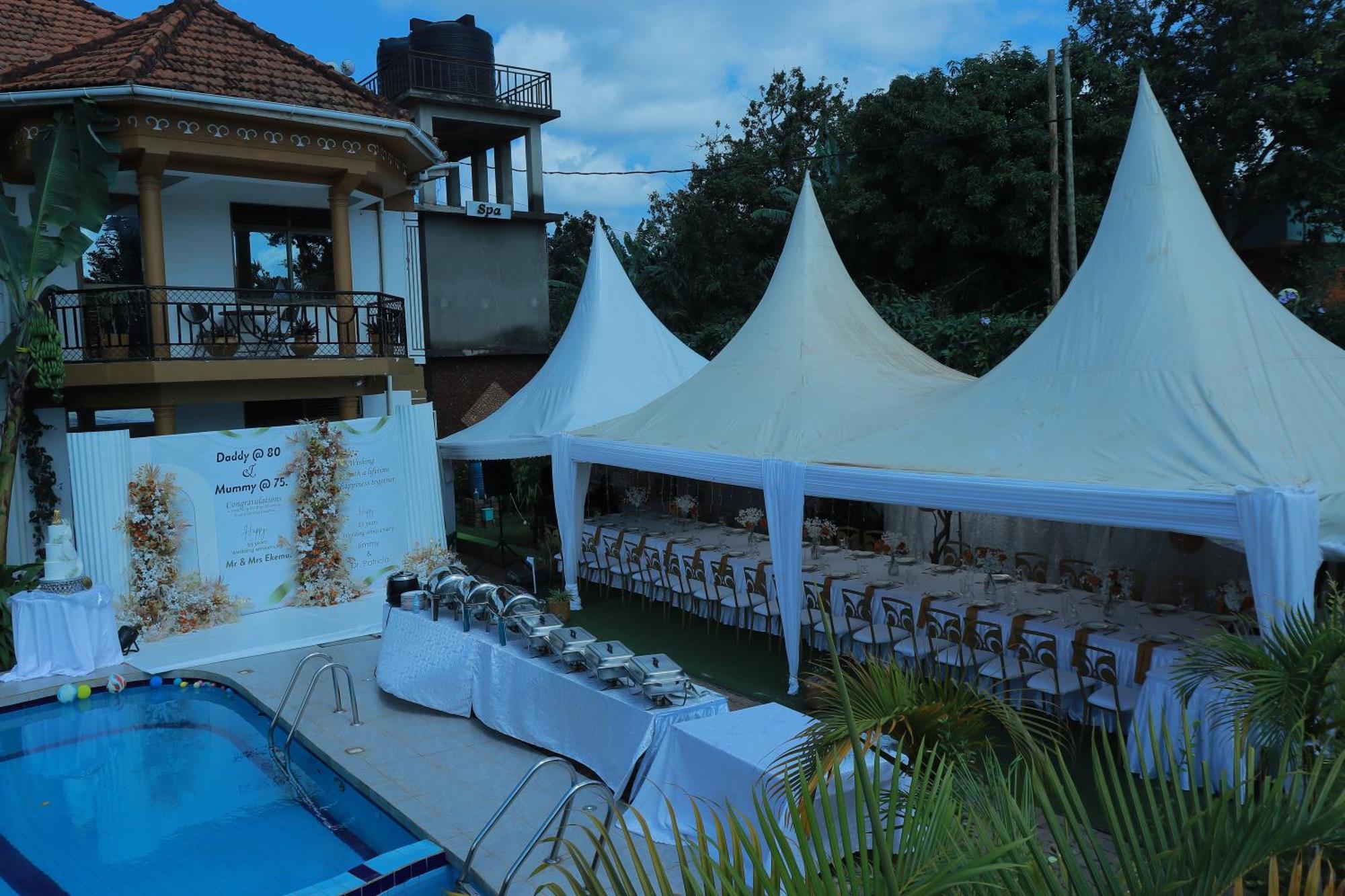 Mowicribs Hotel And Spa Ентебе Екстериор снимка