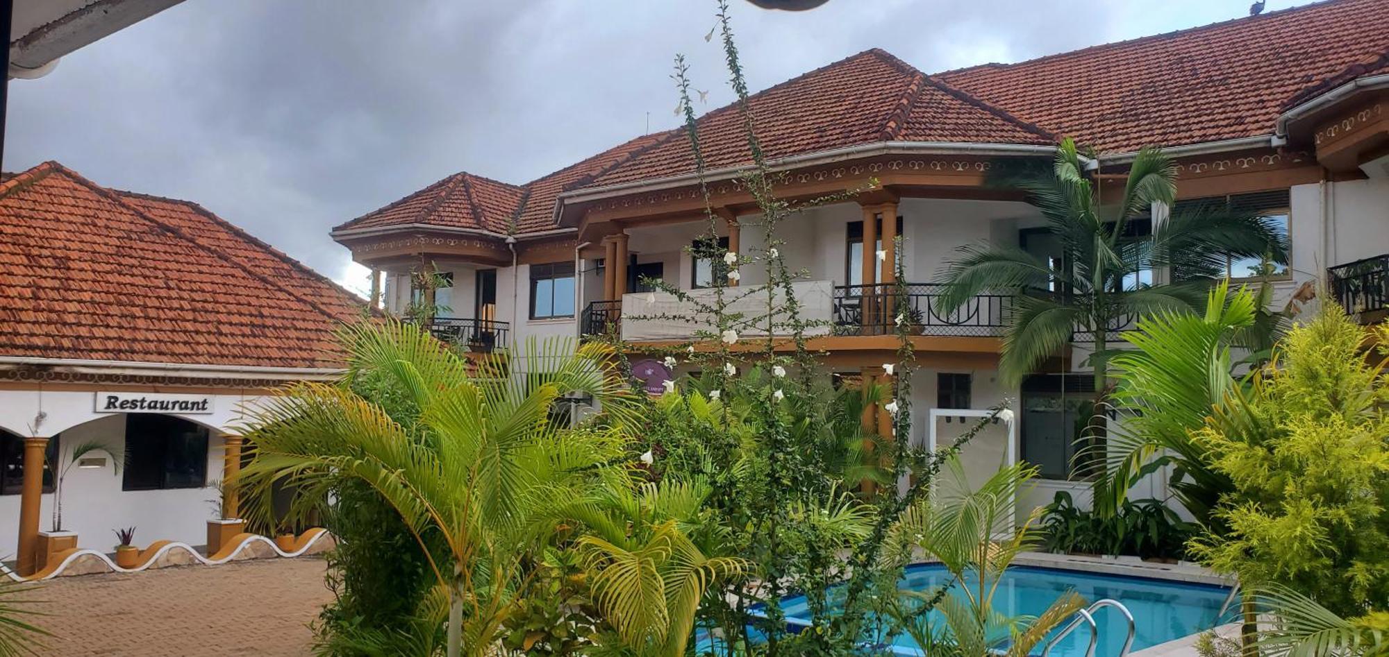 Mowicribs Hotel And Spa Ентебе Екстериор снимка